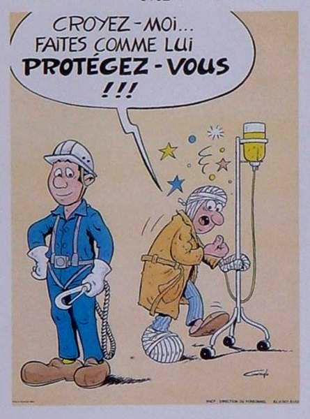 image de deux ouvriers dont l'un est bien equipe pour la securite tandis que l'autre en pygeama a ete blesser