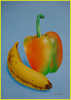 peinture acrylique d'une banane tachetée de brun posée devant un poivron bicolore orange et vert sur un fond bleu uni